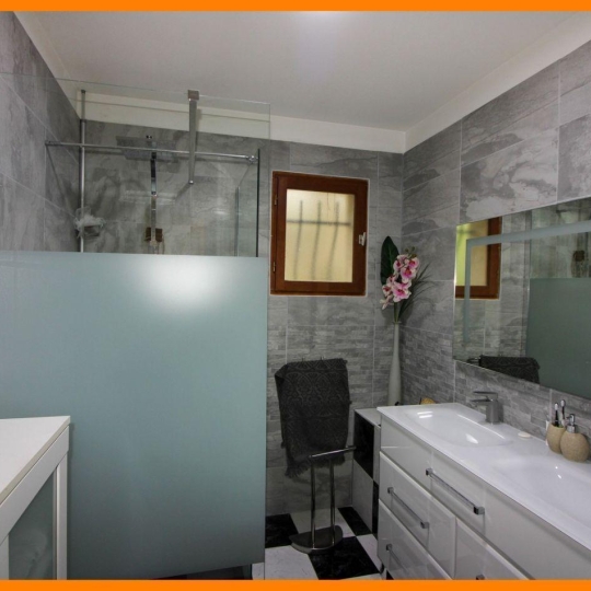  Annonces VAULX EN VELIN : Maison / Villa | LA BOISSE (01120) | 100 m2 | 490 000 &euro; 