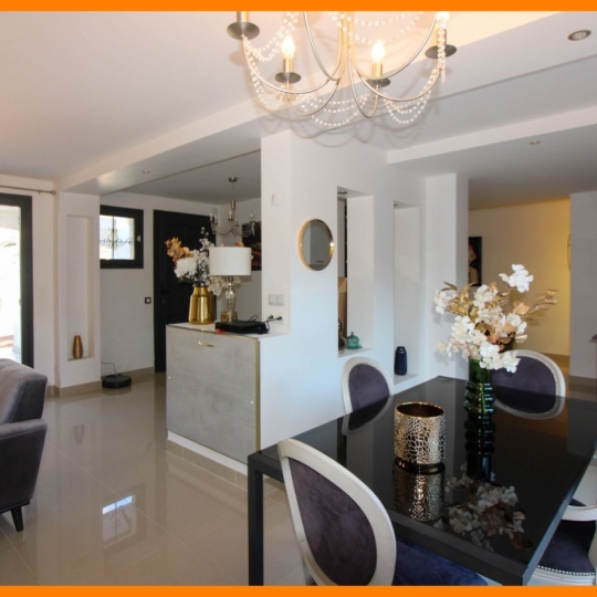  Annonces VAULX EN VELIN : Maison / Villa | LA BOISSE (01120) | 205 m2 | 630 000 &euro; 