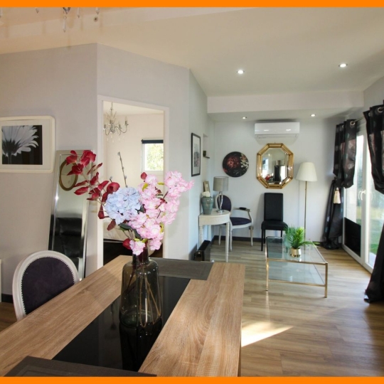  Annonces VAULX EN VELIN : Maison / Villa | LA BOISSE (01120) | 205 m2 | 630 000 &euro; 