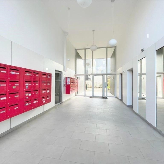  Annonces VAULX EN VELIN : Autres | LYON (69007) | 43 m2 | 249 000 &euro; 