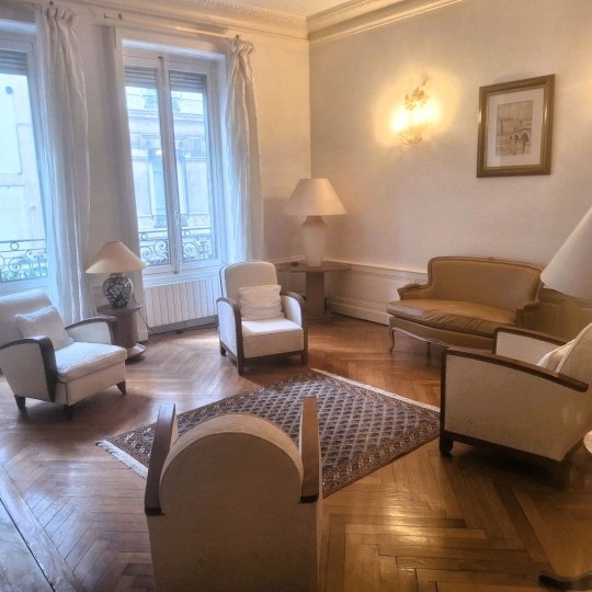  Annonces VAULX EN VELIN : Appartement | LYON (69006) | 158 m2 | 850 000 &euro; 