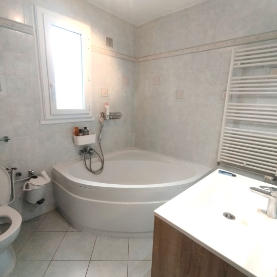  Annonces VAULX EN VELIN : Maison / Villa | MEYZIEU (69330) | 132 m2 | 404 000 &euro; 