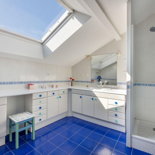  Annonces VAULX EN VELIN : Maison / Villa | BRON (69500) | 194 m2 | 760 000 &euro; 