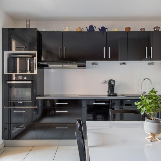  Annonces VAULX EN VELIN : Appartement | BRON (69500) | 62 m2 | 239 000 &euro; 