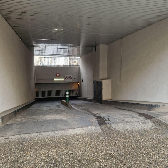  Annonces VAULX EN VELIN : Garage / Parking | VILLEURBANNE (69100) | 13 m2 | 21 000 &euro; 