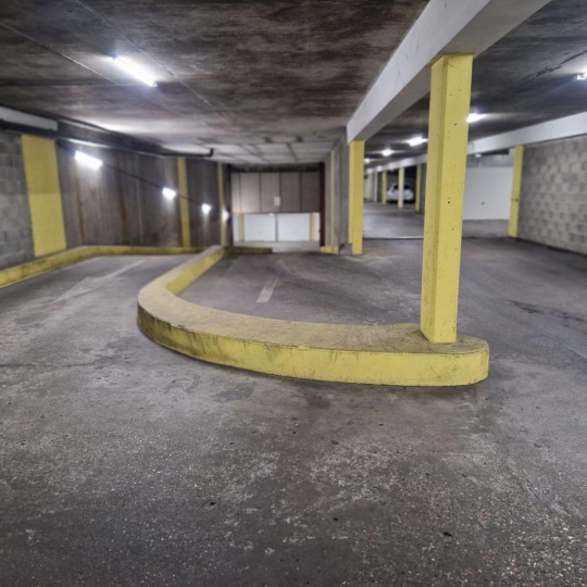  Annonces VAULX EN VELIN : Garage / Parking | VILLEURBANNE (69100) | 13 m2 | 21 000 &euro; 
