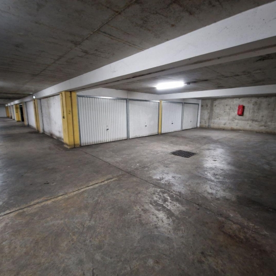  Annonces VAULX EN VELIN : Garage / Parking | VILLEURBANNE (69100) | 13 m2 | 21 000 &euro; 