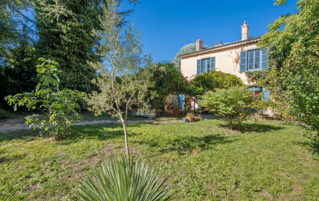 Annonces VAULX EN VELIN : Maison / Villa | LYON (69005) | 180 m2 | 1 190 000 &euro; 