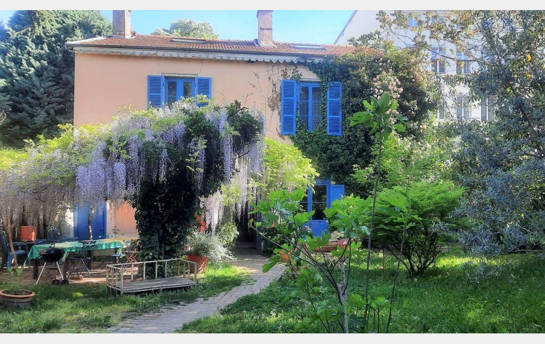 Annonces VAULX EN VELIN : Maison / Villa | LYON (69005) | 180 m2 | 1 190 000 &euro; 