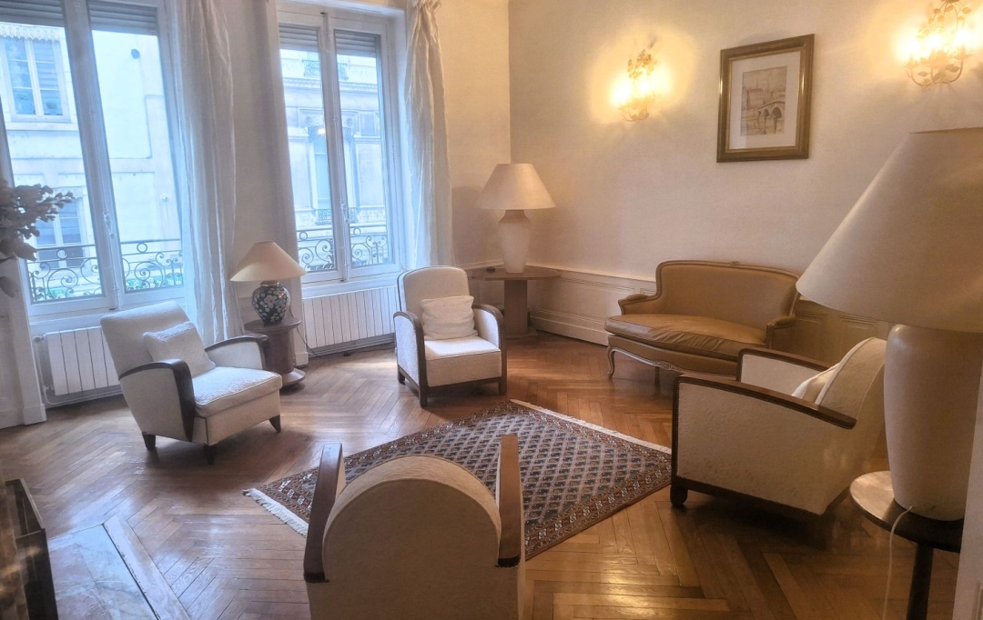 Annonces VAULX EN VELIN : Appartement | LYON (69006) | 158 m2 | 850 000 &euro; 
