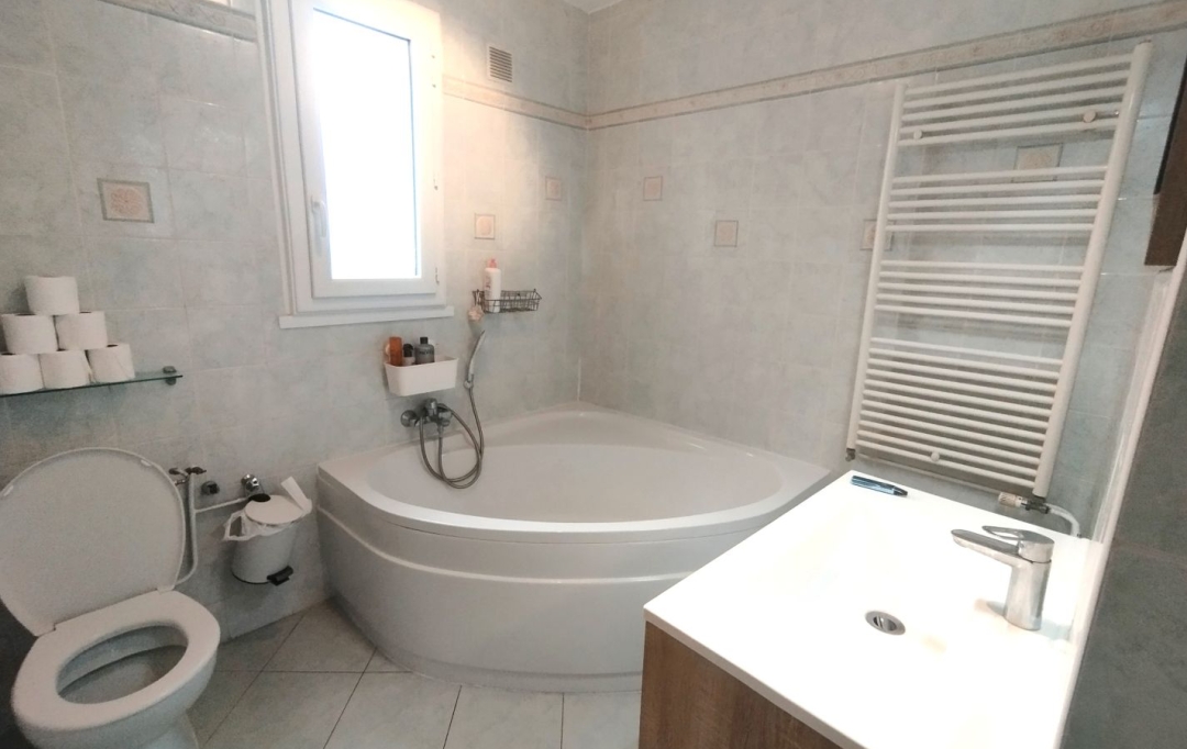 Annonces VAULX EN VELIN : Maison / Villa | MEYZIEU (69330) | 132 m2 | 404 000 &euro; 