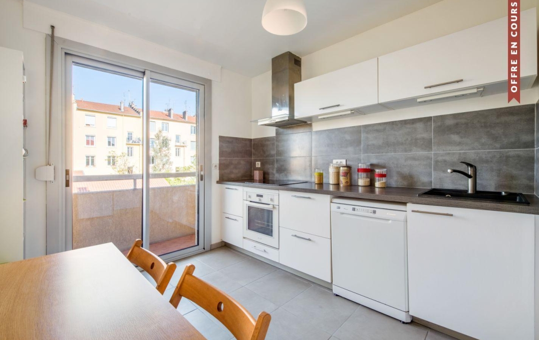 Annonces VAULX EN VELIN : Autres | VILLEURBANNE (69100) | 101 m2 | 420 000 &euro; 