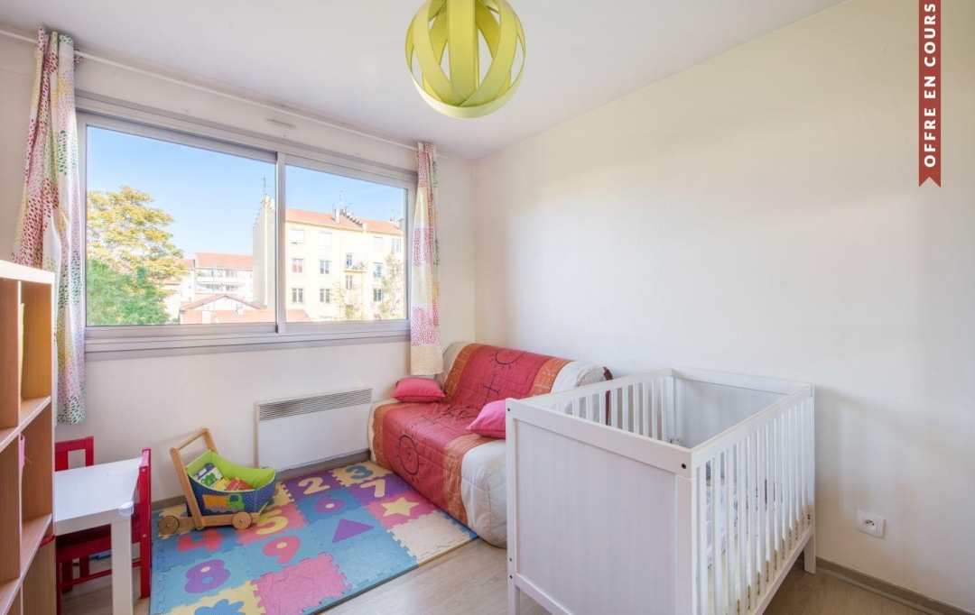 Annonces VAULX EN VELIN : Autres | VILLEURBANNE (69100) | 101 m2 | 420 000 &euro; 