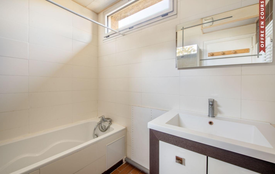 Annonces VAULX EN VELIN : Autres | VILLEURBANNE (69100) | 101 m2 | 420 000 &euro; 
