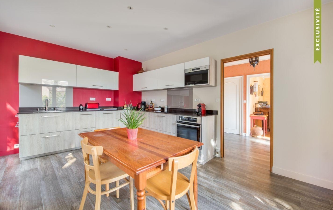 Annonces VAULX EN VELIN : Maison / Villa | BRON (69500) | 194 m2 | 760 000 &euro; 