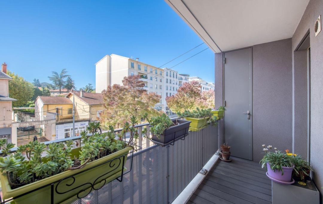 Annonces VAULX EN VELIN : Appartement | BRON (69500) | 62 m2 | 239 000 &euro; 
