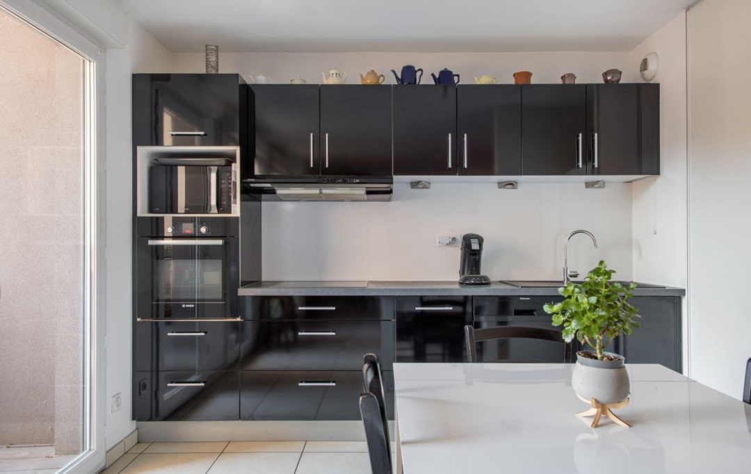 Annonces VAULX EN VELIN : Appartement | BRON (69500) | 62 m2 | 239 000 &euro; 