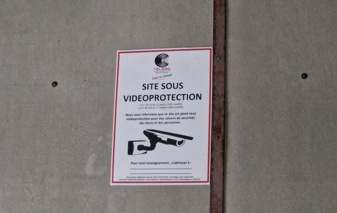 Annonces VAULX EN VELIN : Garage / Parking | VILLEURBANNE (69100) | 13 m2 | 21 000 &euro; 