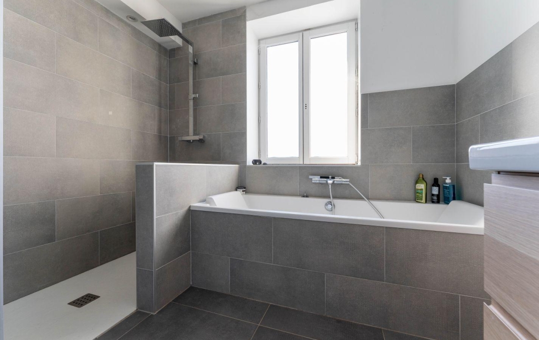 Annonces VAULX EN VELIN : Maison / Villa | LIMONEST (69760) | 150 m2 | 484 000 &euro; 