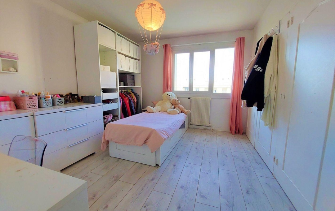 Annonces VAULX EN VELIN : Appartement | LYON (69008) | 100 m2 | 350 000 &euro; 