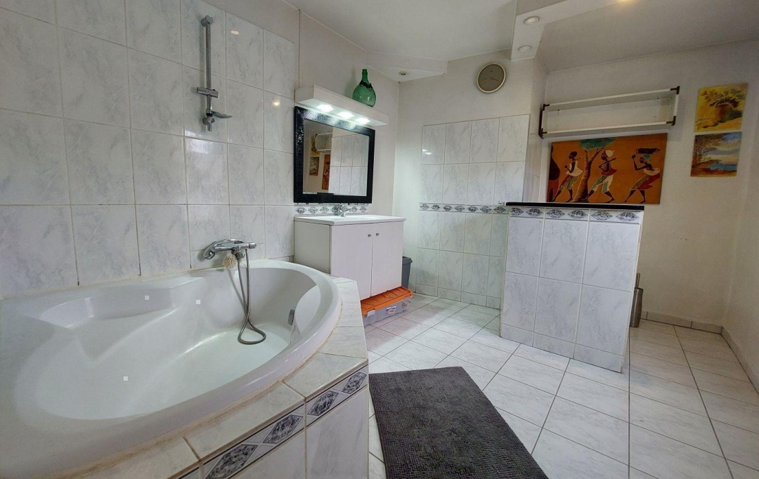 Annonces VAULX EN VELIN : Appartement | ALBIGNY-SUR-SAONE (69250) | 130 m2 | 330 000 &euro; 