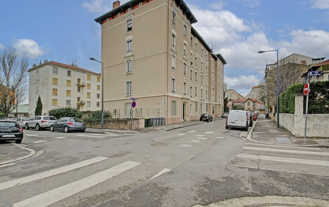 Annonces VAULX EN VELIN : Appartement | VILLEURBANNE (69100) | 46 m2 | 150 000 &euro; 