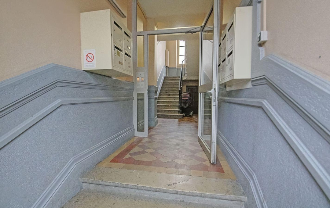Annonces VAULX EN VELIN : Appartement | VILLEURBANNE (69100) | 46 m2 | 150 000 &euro; 