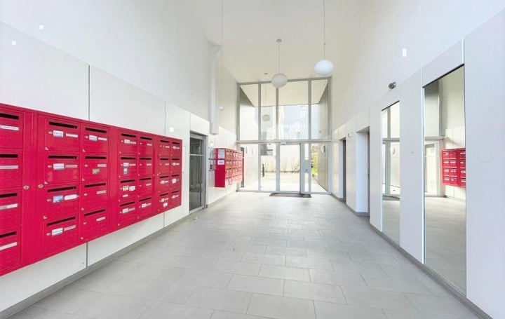 Annonces VAULX EN VELIN : Autres | LYON (69007) | 43 m2 | 249 000 &euro; 